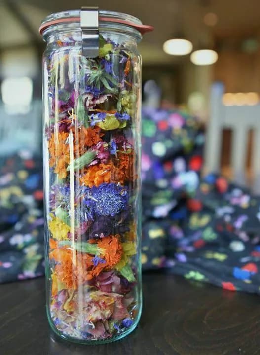 ظرف شیشه ای weck درب دار استوانه ای بلند 600 میلی لیتر کد 905